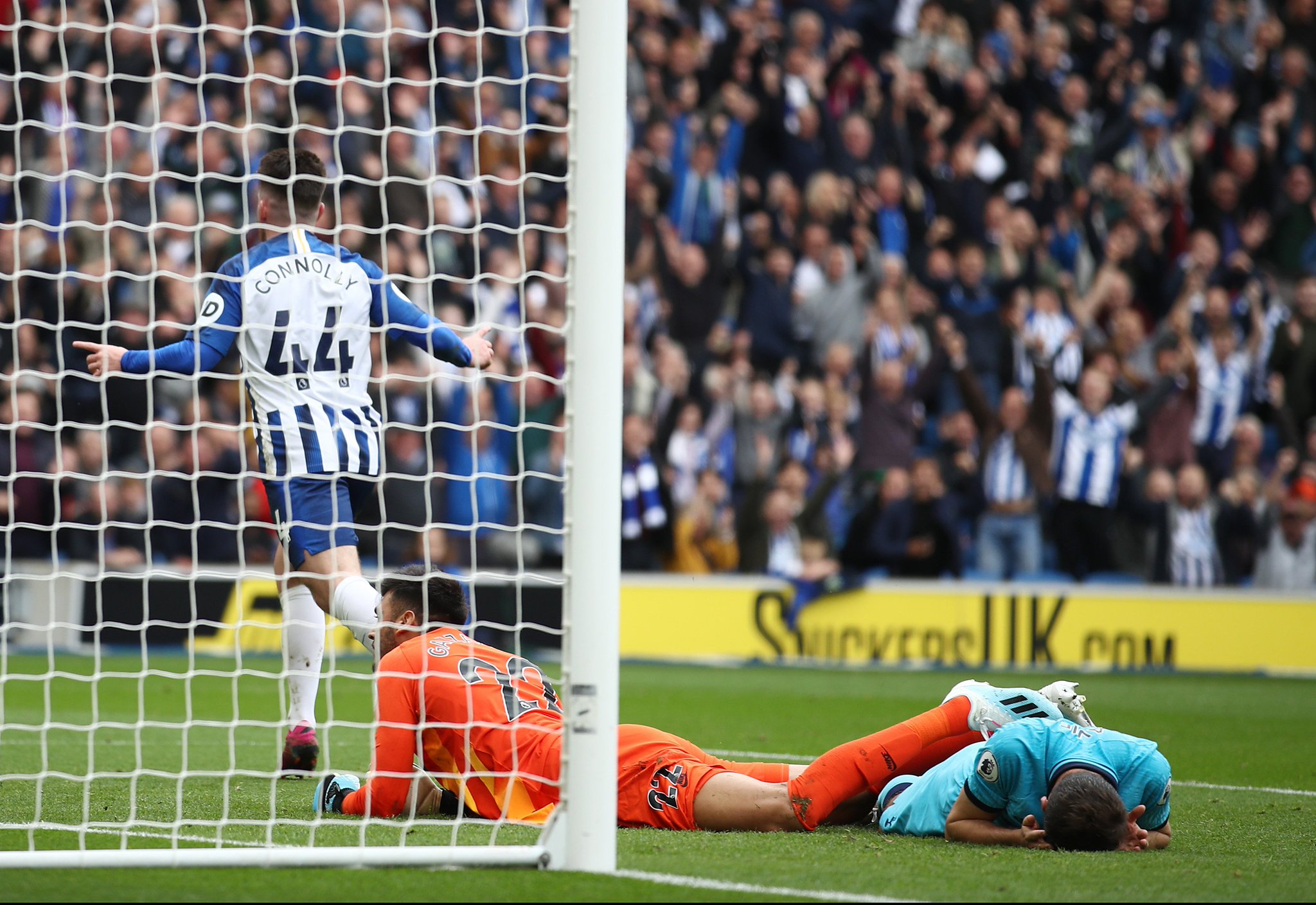 篮球场上首 篮球场上首